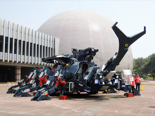 Illustration for article titled El gigantesco escarabajo-robot de 17 toneladas que fascina a Japón